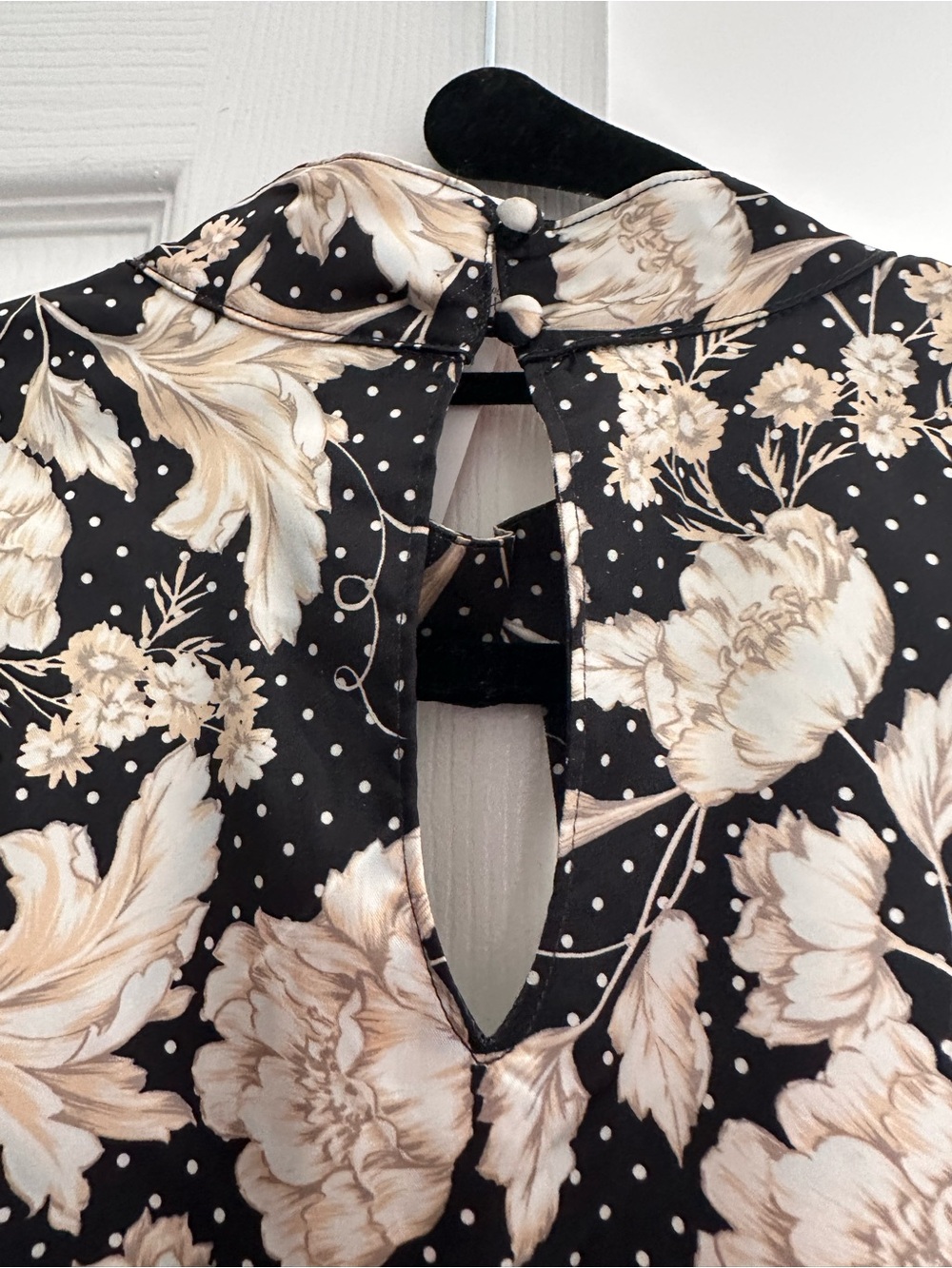 Guess by Marciano Black Floral Mock Neck Top with Cream Accents - Picture 6 of 6